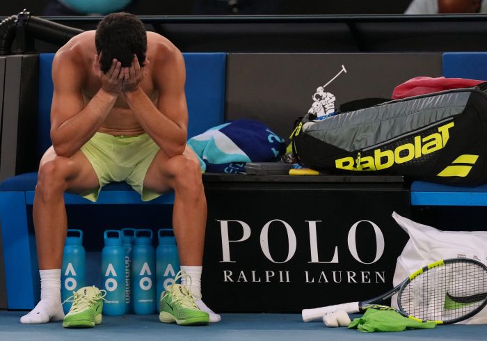 La recuperación de Alcaraz entre un mensaje a Fernando Alonso y un carrito de golf: "Cuando me levante voy a estar tieso"