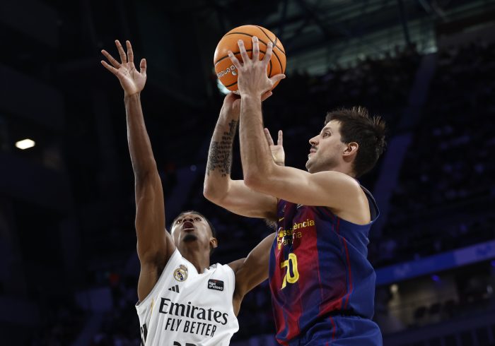 La sangría defensiva que rompe al Madrid y "preocupa" a Scariolo: falta de energía, poco trabajo táctico y el "esfuerzo" individual