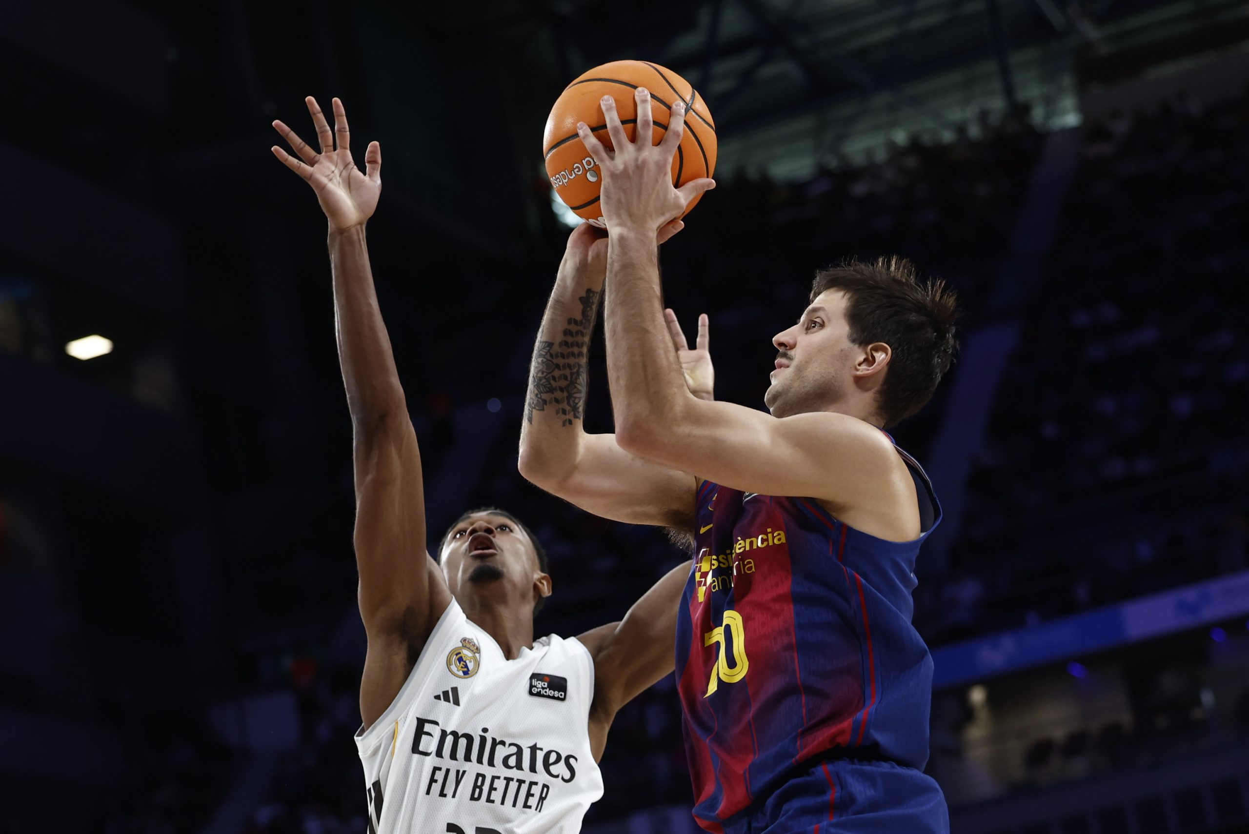 La sangría defensiva que rompe al Madrid y "preocupa" a Scariolo: falta de energía, poco trabajo táctico y el "esfuerzo" individual