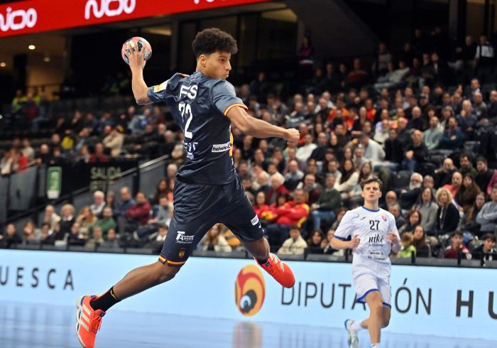 Marcos Fis, la última joya del balonmano español de apellido conocido: "Mi padre me insistía, me entrenaba en el parque"