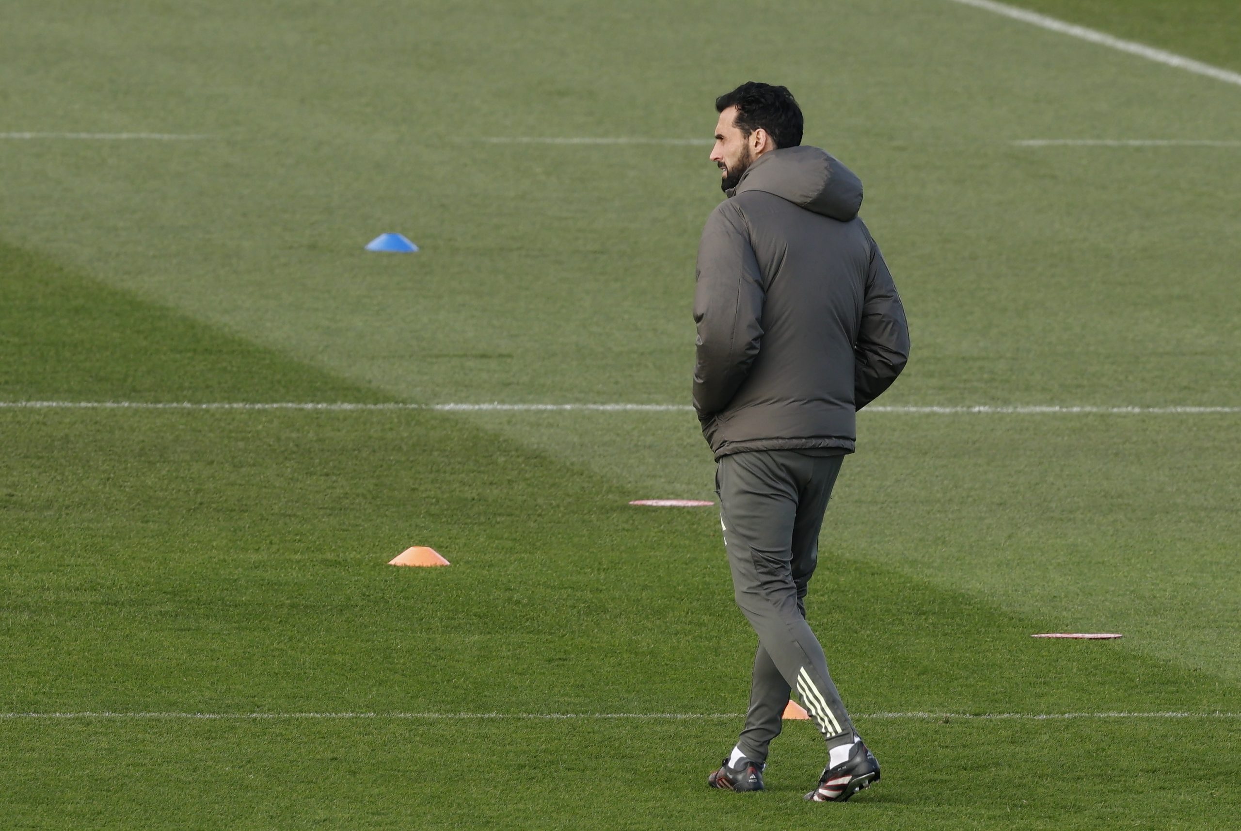 Pau Navarro, un estudiante de ADE para frenar a Vinicius: "Esta temporada se complica poder ir a clase"