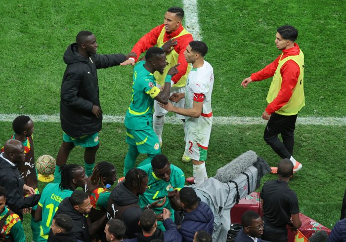 Senegal se lleva la Copa África en una final insólita: se retiró del campo por un penalti a favor de Marruecos que falló Brahim
