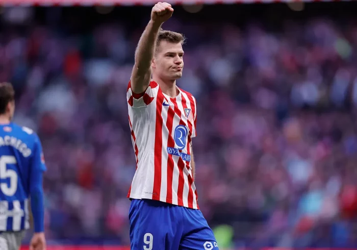 Sorloth pone el gol en el tedio del Atlético que escuchó pitos en su cerrojazo final