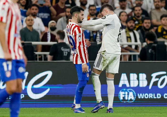 Un derbi con fuego fuera del campo con Simeone y Vinicius en medio de la llamas: "Te va a echar Florentino, acordáte"