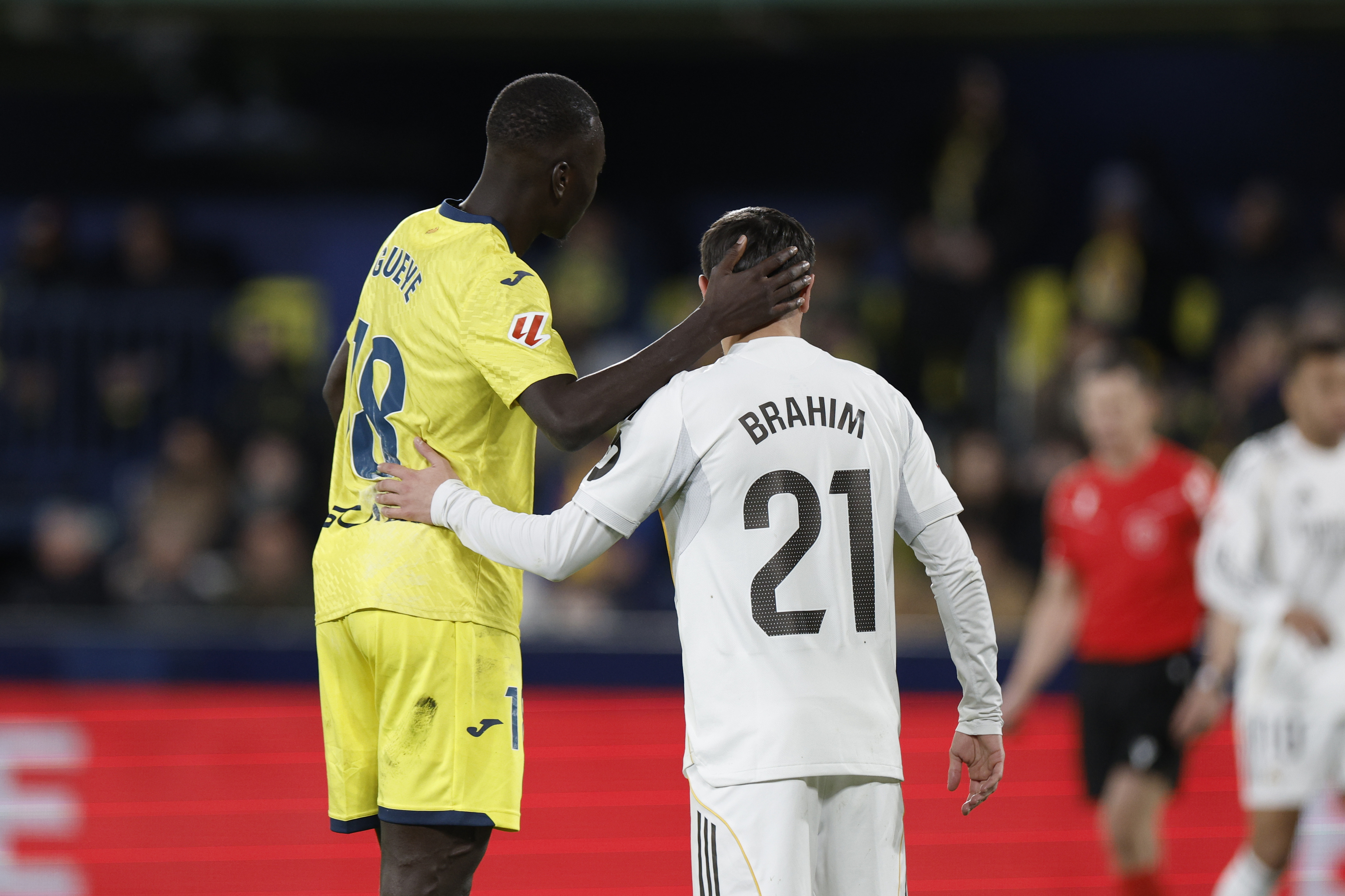 Brahim Díaz y Pape Gueye, tras el pitido final en La Cerámica.