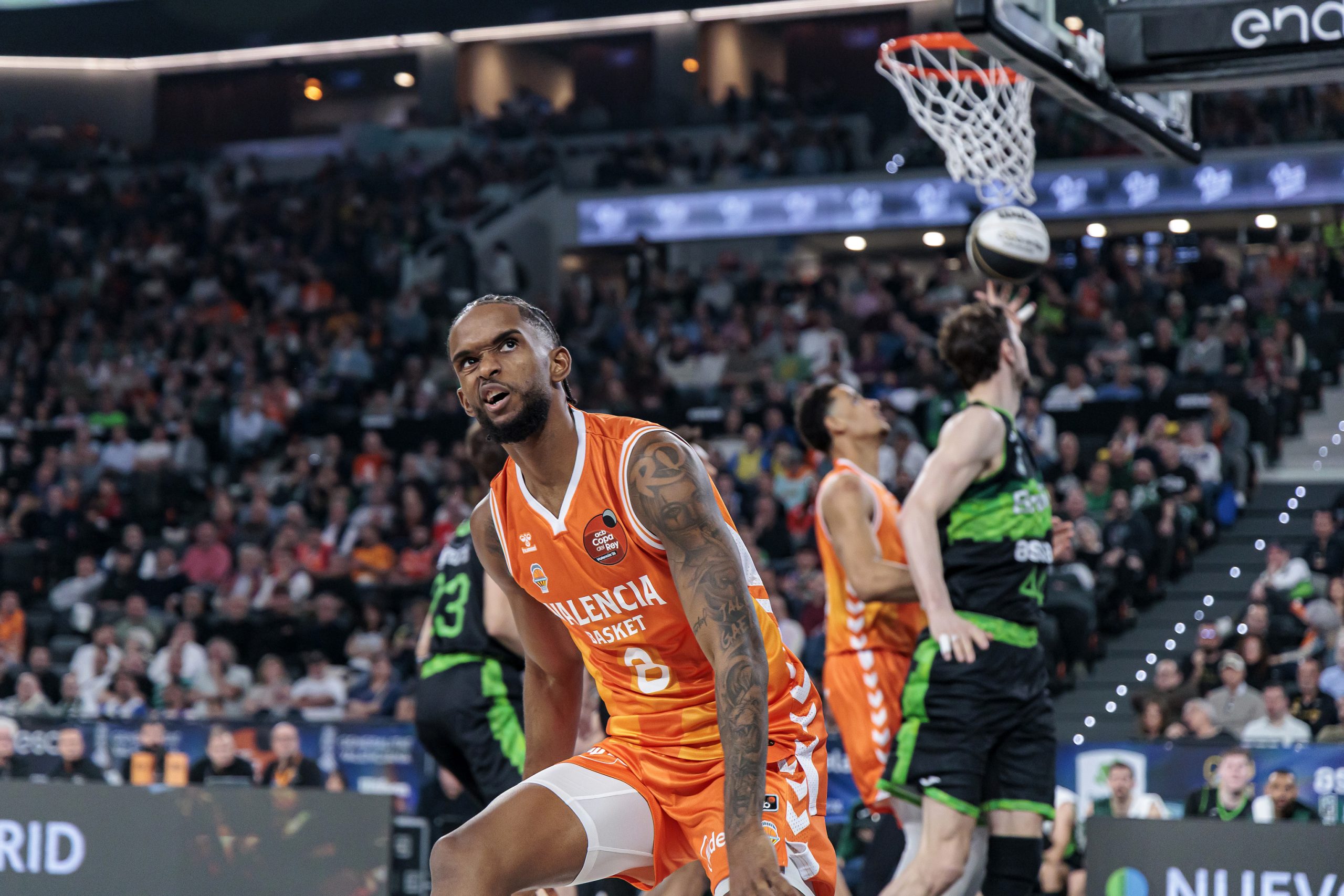 Como aviones en el Roig Arena: el Real Madrid aplasta a Unicaja y buscará contra el Valencia la final