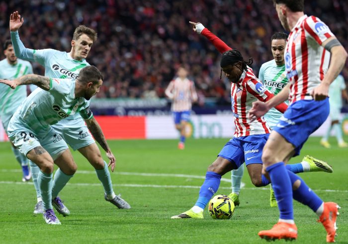 El Betis rompe la racha invicta del Metropolitano y mete en problemas a Simeone