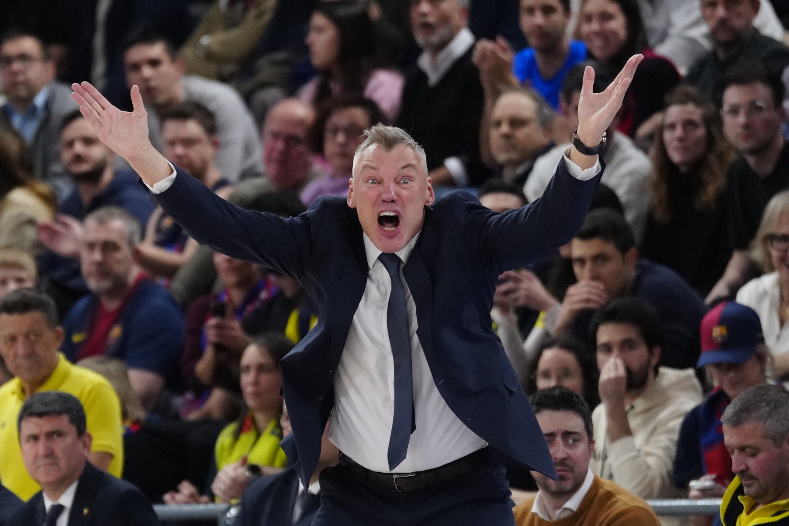 El Fenerbahçe impone en el Palau la ley del campeón