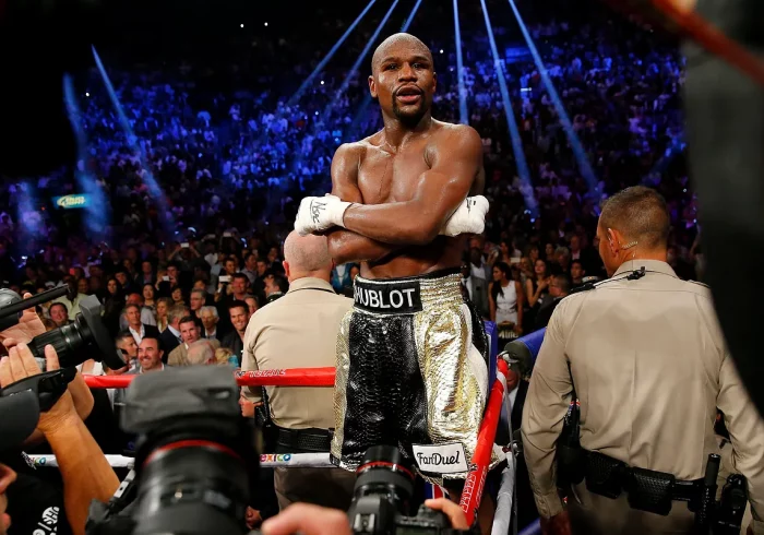 Floyd Mayweather anuncia su regreso al boxeo profesional a los 49 años y tras casi una década en el retiro