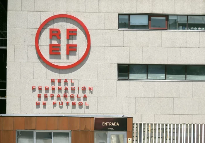 La Federación aparta al árbitro de Segunda División investigado por agredir a una prostituta