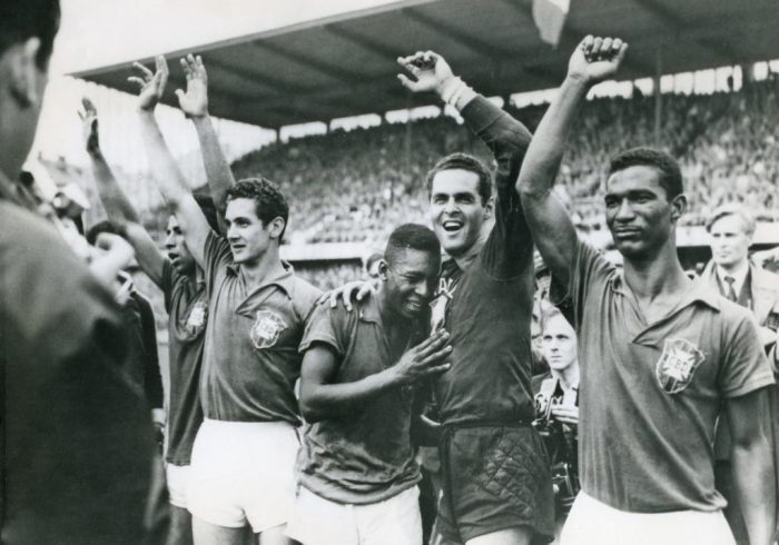 La leyenda de Eusébio, el futbolista que desafió a Inglaterra y a su propio dictador: "Si soy un bien del Estado, ¿por qué tengo que pagar impuestos?"