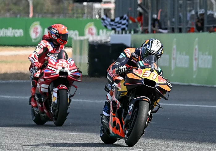 Pedro Acosta supera a Márquez en el 'sprint race' y toma la delantera en el arranque del Mundial