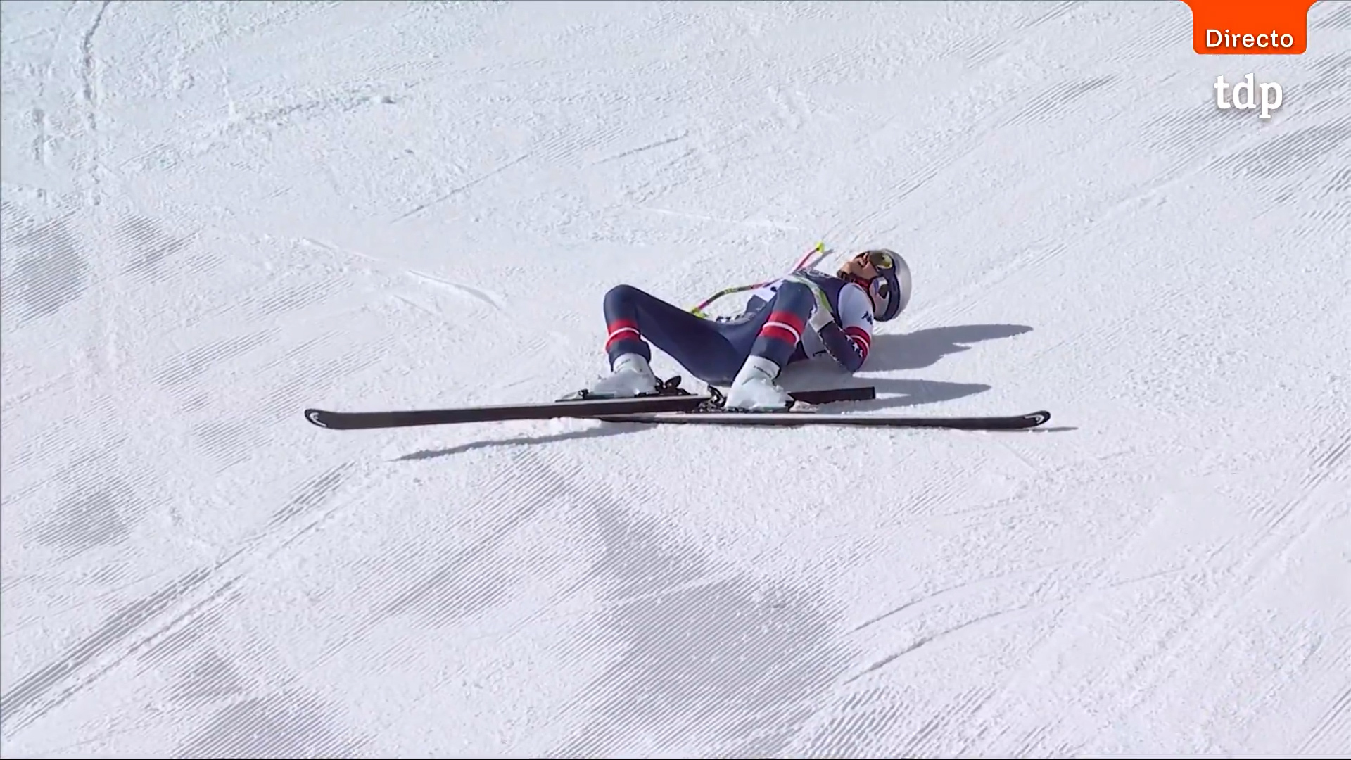 Lindsey Vonn, en el suelo tras caerse en la prueba de descenso.