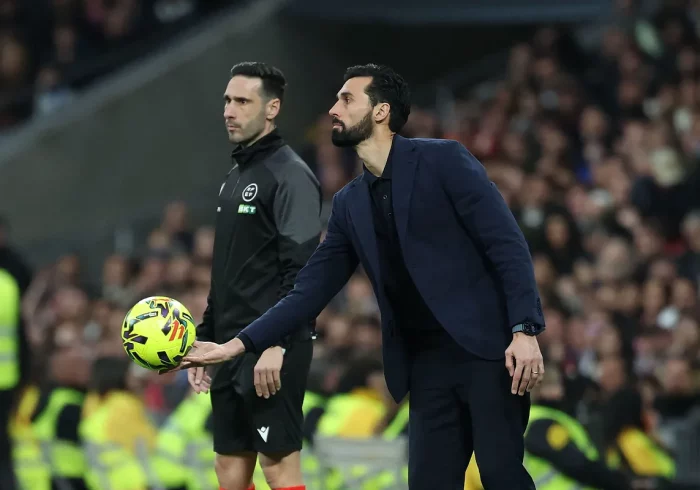 Tarde de silbidos al Madrid de Arbeloa en el Bernabéu: "No soy Gandalf El Blanco"