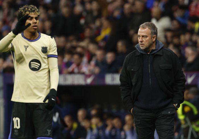 Un comunicado exprés, una espera eterna y una queja de Flick: "Para mí no era fuera de juego"