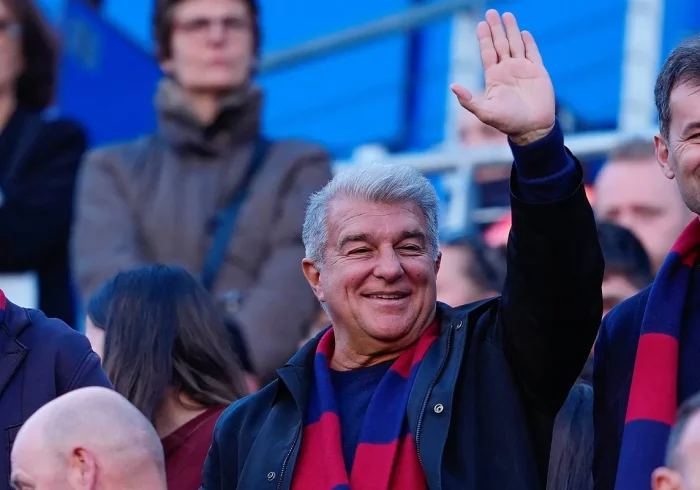 Un socio denuncia a Laporta por blanqueo de capitales y presunto cobro de comisiones indebidas y el Barça afirma que todo se basa en "documentación falsa"