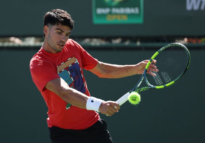 Alcaraz, una estrella del rock en el desierto con un pelo de... ¿lobo o guerrero?