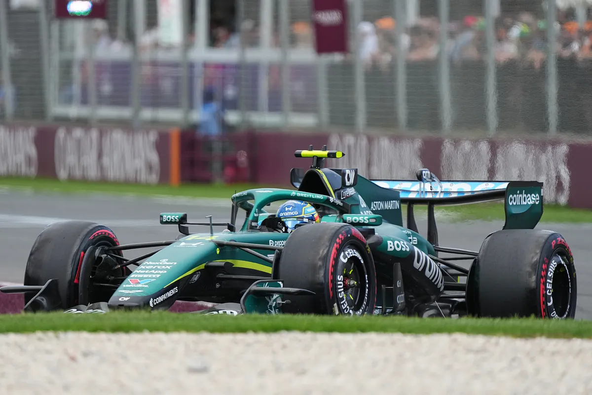 Alonso, 14 vueltas que confirman el drama y un salida para la esperanza: "Llevo 25 años sintiéndome superior"