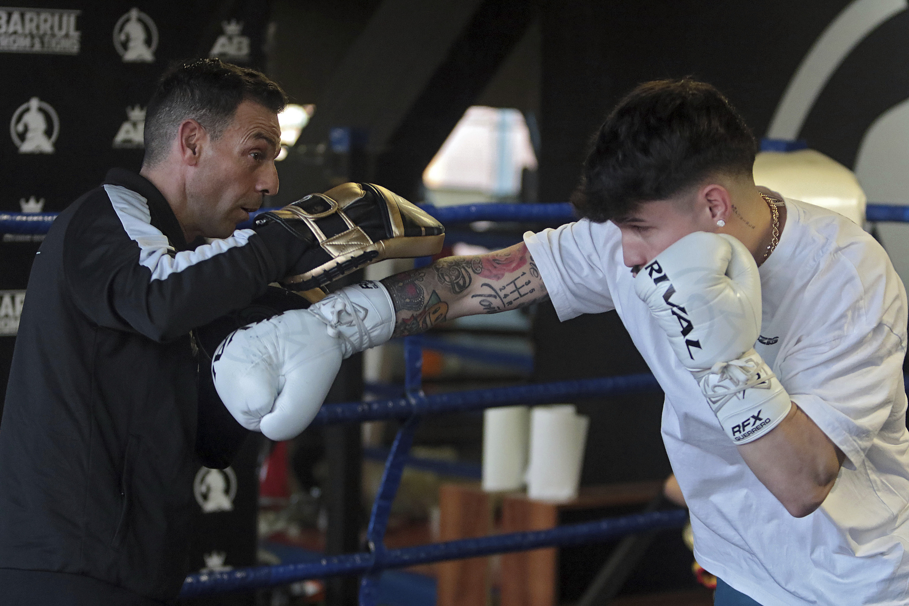 Barrul, junto a su padre Vicente, en un entrenamiento.