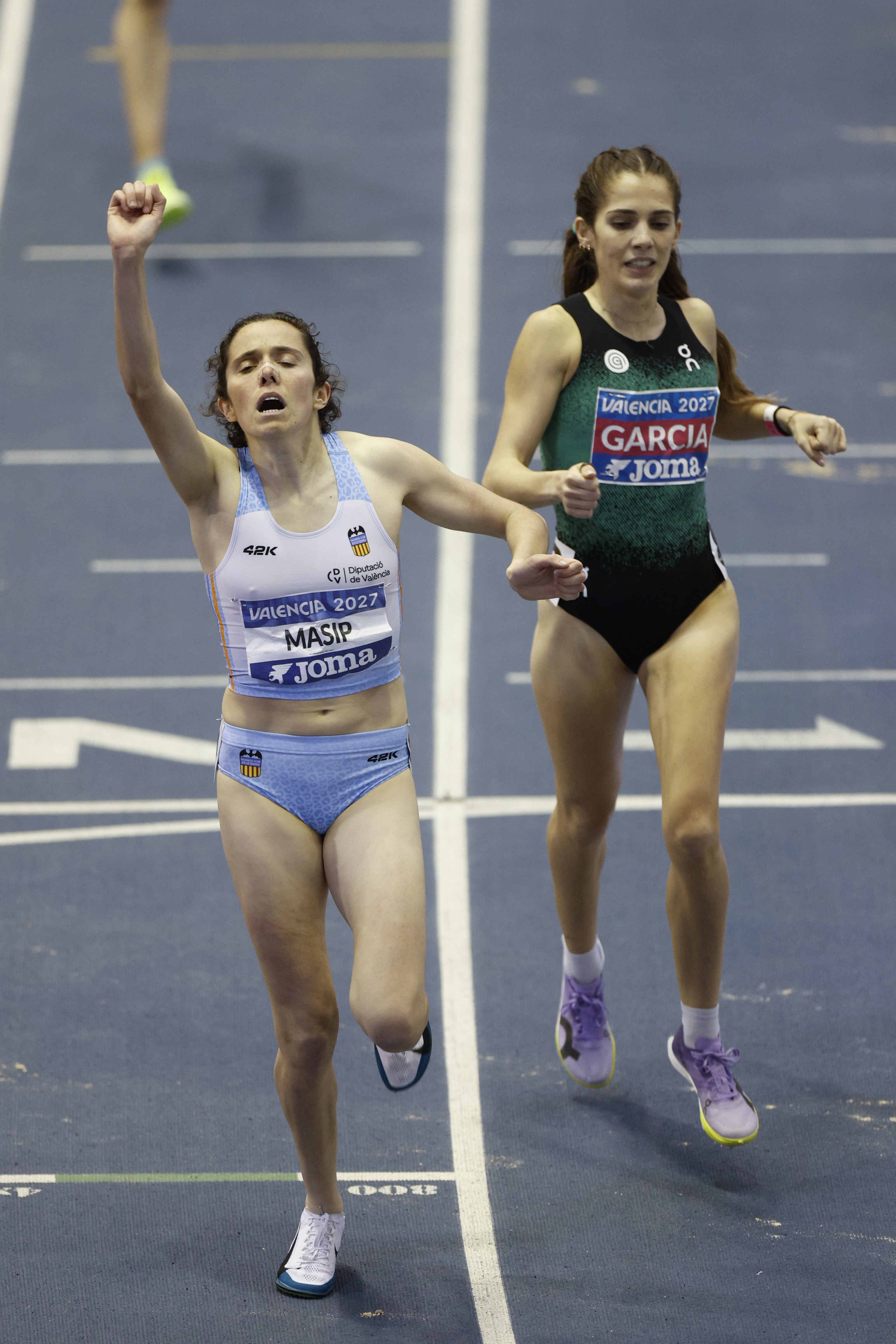 Masip, por delante de Marta García, en el Campeonato de España de pista cubierta.