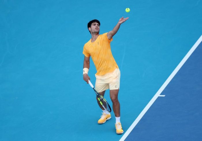 Carlos Alcaraz y una crisis previsible: "Ha acumulado demasiado y se ha desbordado; ha sufrido una lesión psicológica"