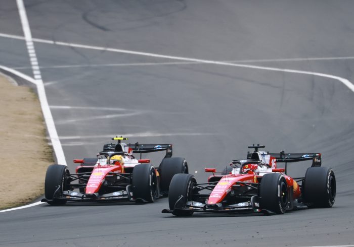 El adolescente Antonelli gana en China su primera carrera entre la discusión interna en Ferrari