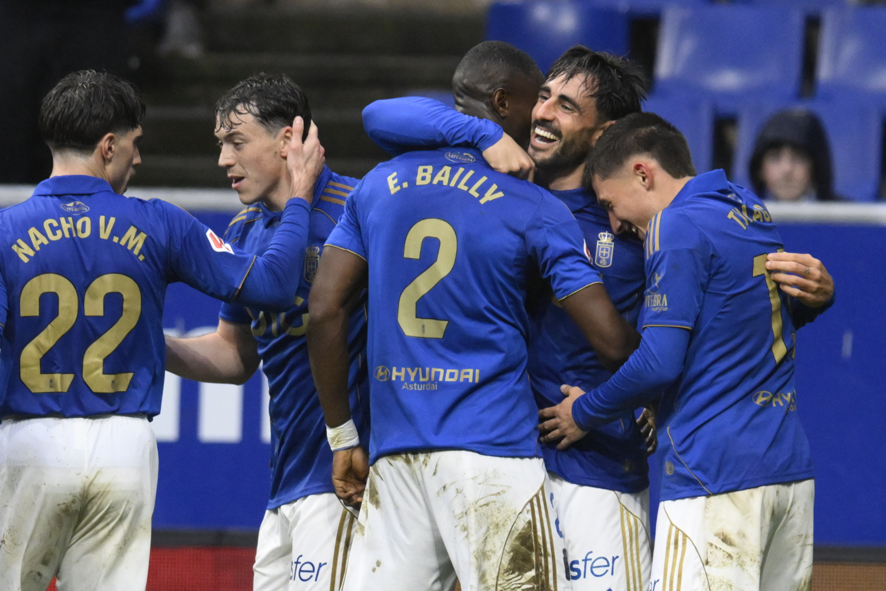 Costas celebra el gol de la victoria del Oviedo.