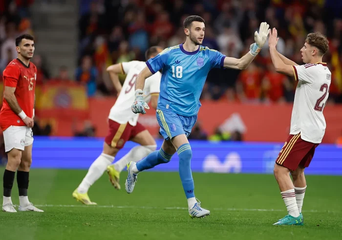 España, en el debut de Joan García, se aburre con Egipto y pide a gritos que empiece el Mundial