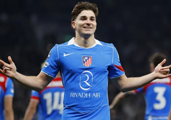 Julián mete al Atlético en cuartos, donde se medirá al Barcelona