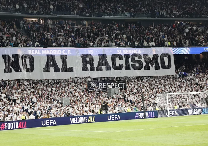 La UEFA multa con 15.000 euros al Real Madrid y una advertencia de cierre por la actitud racista del público ante el Benfica