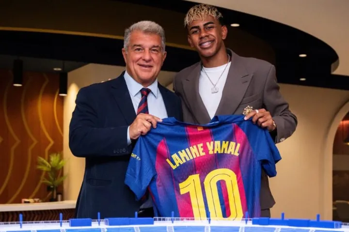 Lamine Yamal cuelga una foto junto a Laporta en Instagram en plena jornada de reflexión