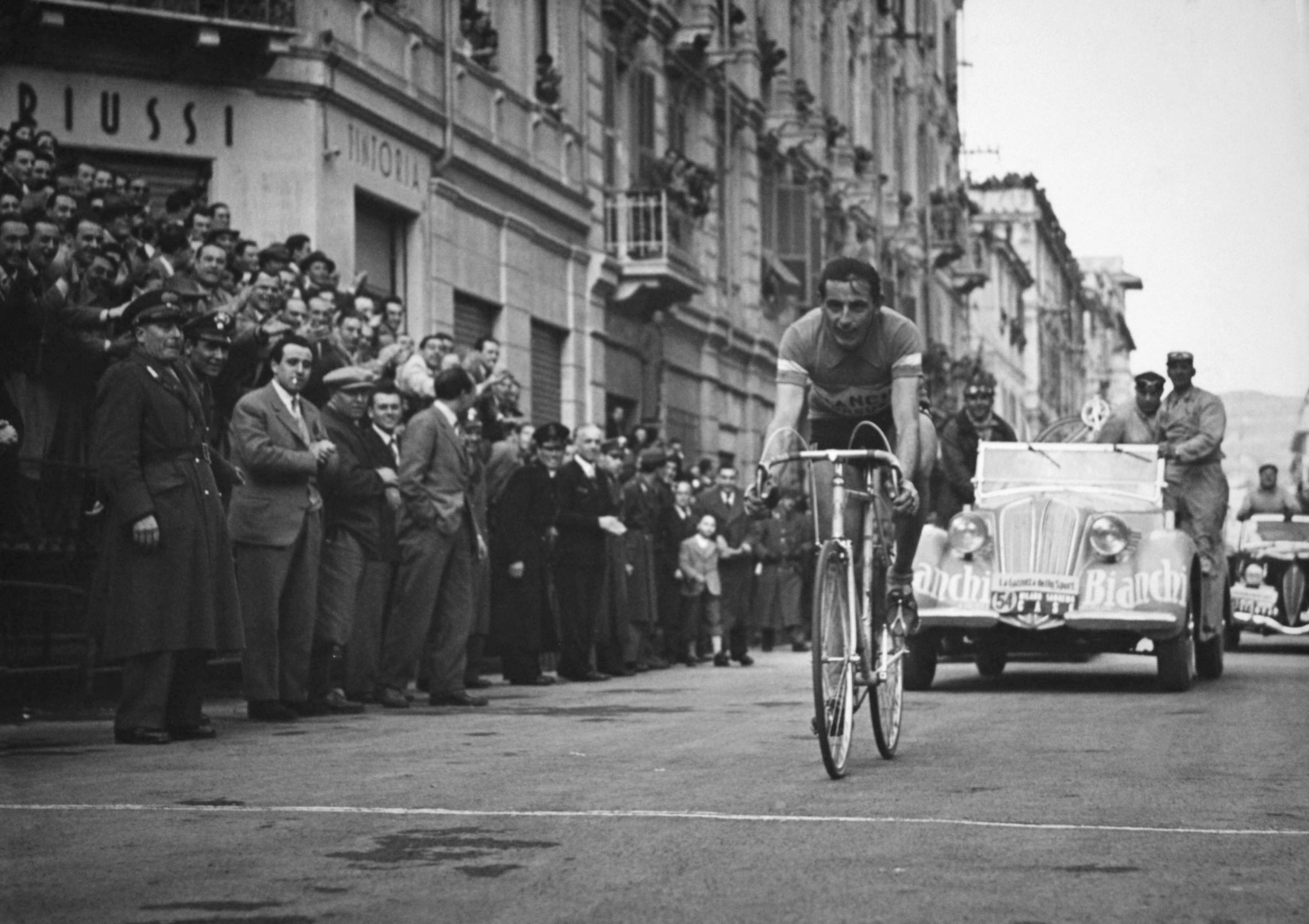 Coppi, vencedor de la Milán-San Remo de 1949.