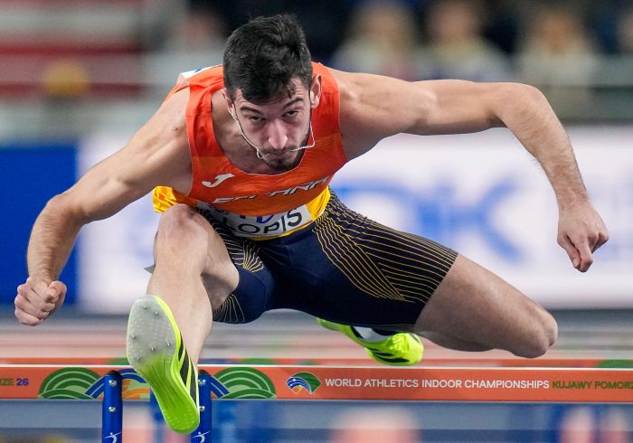Quique Llopis consigue en el Mundial indoor la medalla que le consagra: plata en el 60 vallas