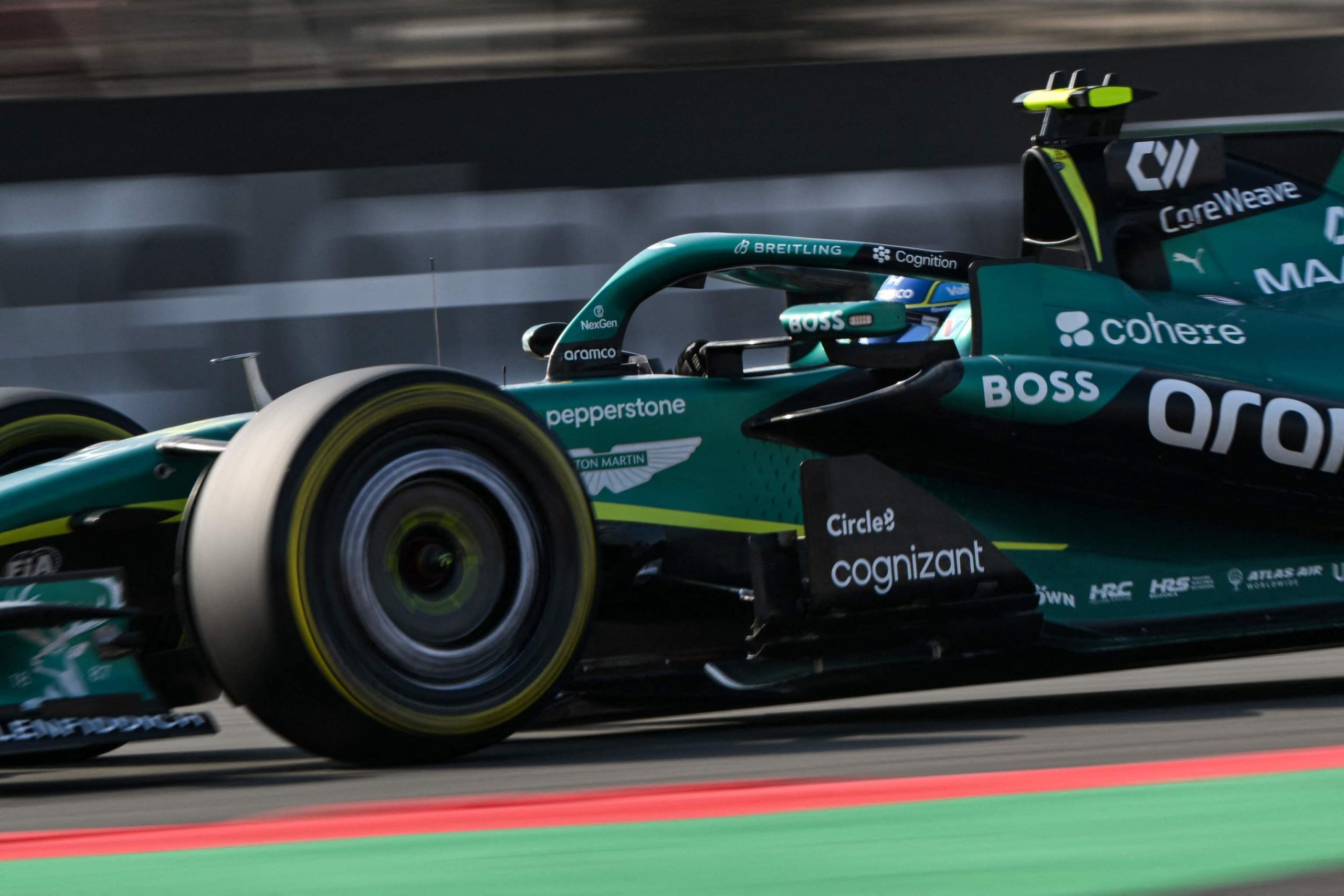 Russell deshace la resistencia de Ferrari en la carrera sprint de China y Alonso llega a meta