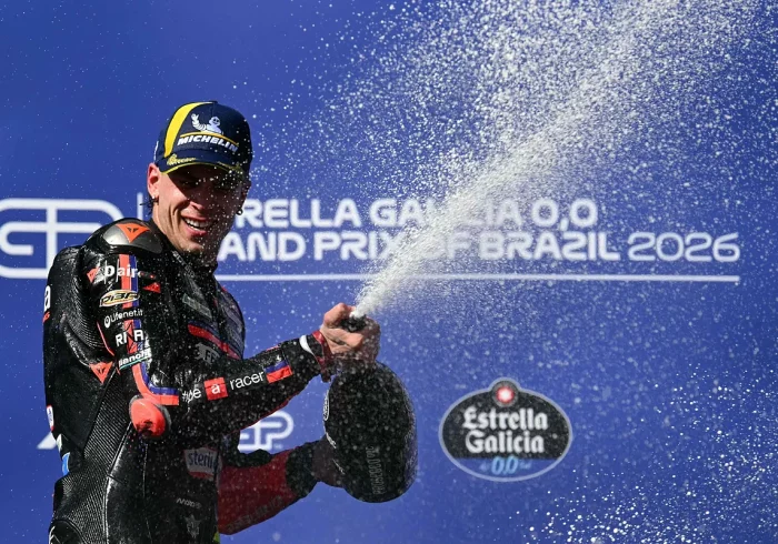 Un irreductible Bezzecchi suma en el Gran Premio de Brasil su segunda victoria de la temporada