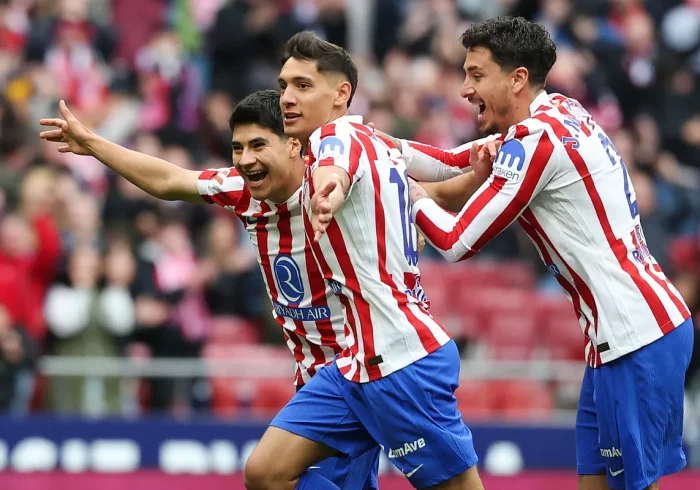 Un obús de Molina salva el duelo de entreguerras europeas del Atlético