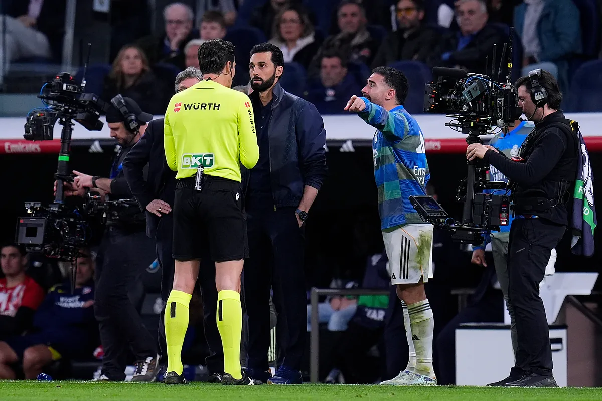 Una roja y varias cuentas pendientes entre Valverde y Baena: "Luego la vas a ver"
