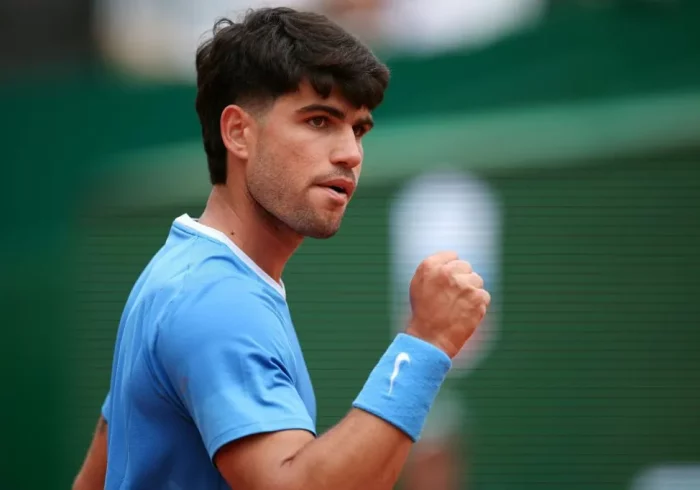 Alcaraz vence al argentino Báez en Montecarlo e impone su condición de campeón