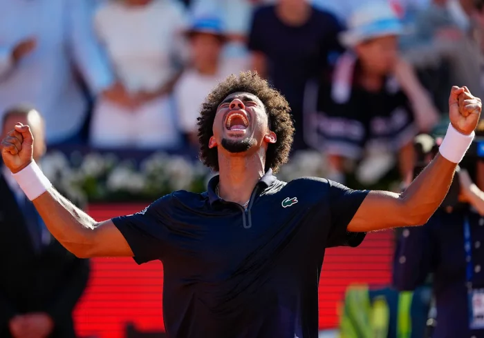 Arthur Fils gana el Godó de los nervios frente a un desesperado Andrei Rublev