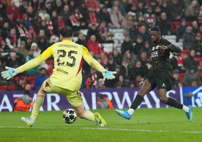 Dos goles de Dembélé, castigo cruel para un encomiable Liverpool