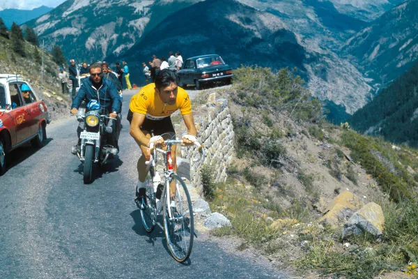 Eddy Merckx, el ciclista más laureado de la historia, ingresado por una infección en la cadera