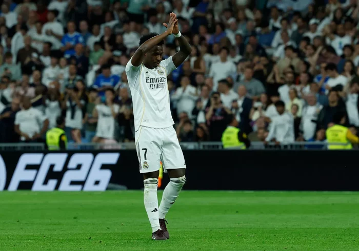 Juicio del Bernabéu, pitos a Mbappé, Camavinga y Vinicius y 'perdón' del brasileño: "Espero que Vini se quiera quedar muchos años en el Madrid"