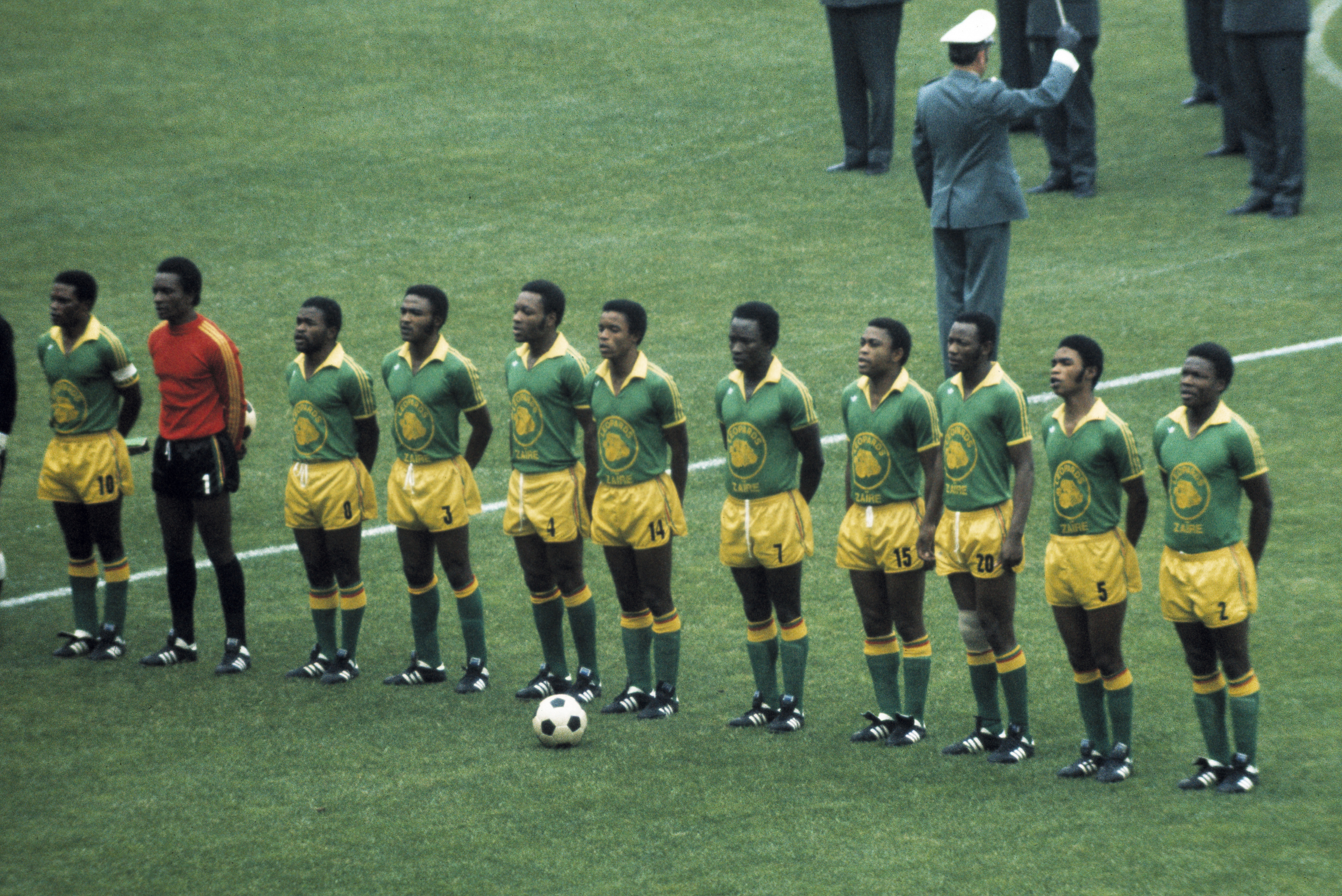 La selección de Zaire, antes del partido contra Escocia.