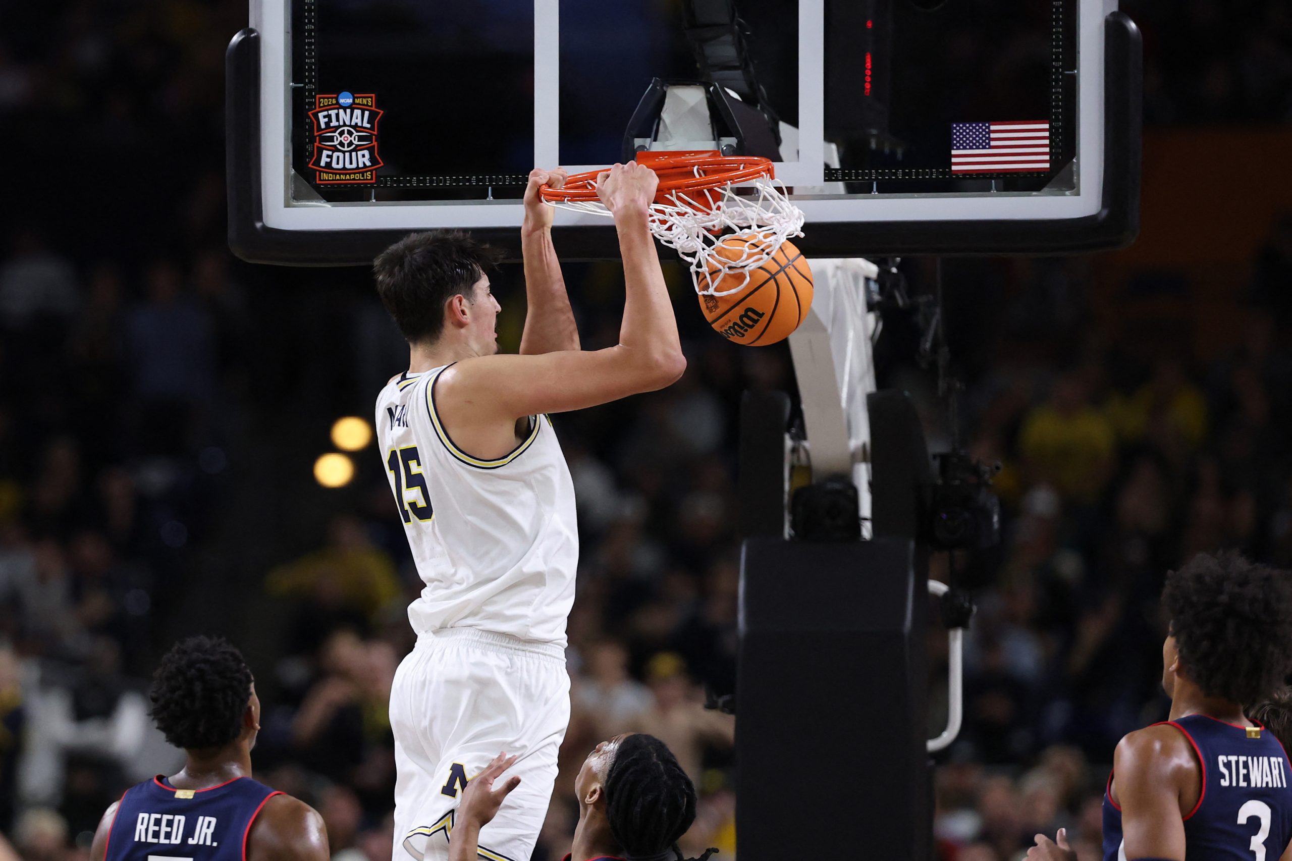 La revancha de Aday Mara, el unicornio que superó dos años en el olvido en UCLA para conquistar la NCAA: "Sabía que mi tiempo iba a llegar"