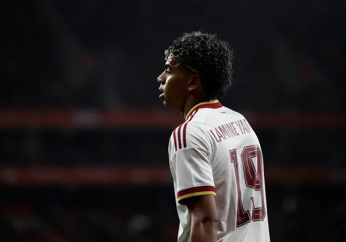 Lamine Yamal condena los "intolerables" cánticos xenófobos e islamófobos de Cornellà: "Usar una religión como burla en un campo os deja como personas ignorantes y racistas"