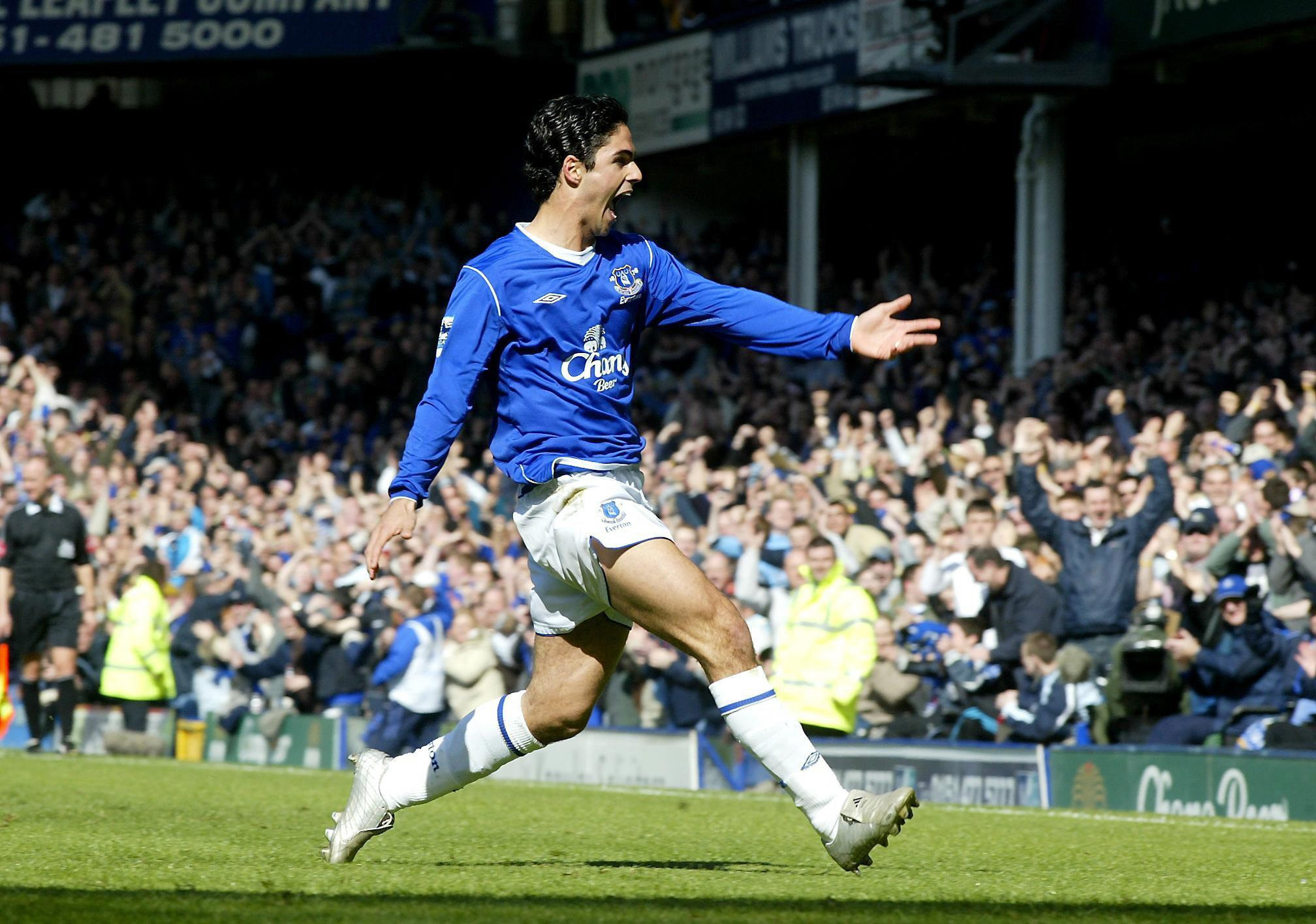 Arteta celebra un gol con el Everton.