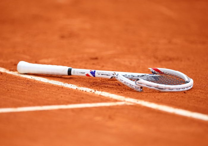 Medvedev monta el show en Montecarlo: derrota por 6-0 y 6-0 y raqueta en la papelera