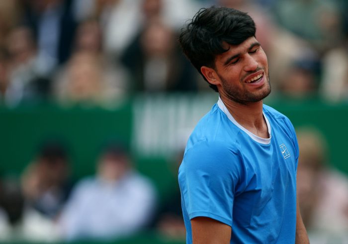 Sinner derrota a Alcaraz en Montecarlo, levanta su primer trofeo grande en tierra batida y recupera el número uno