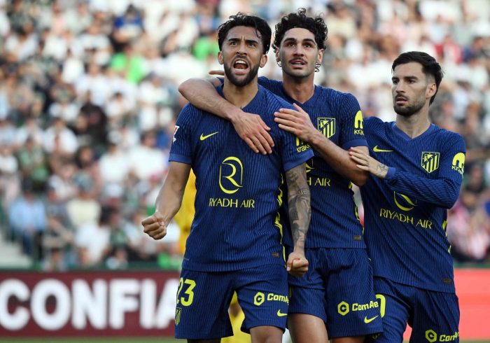 Un depresivo Atlético da esperanzas al Elche en el manicomio del Martínez Valero