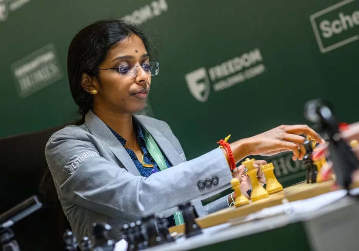 Vaishali Rameshbabu, la cenicienta del Candidatos, gana el torneo y podría ser la primera campeona del mundo india